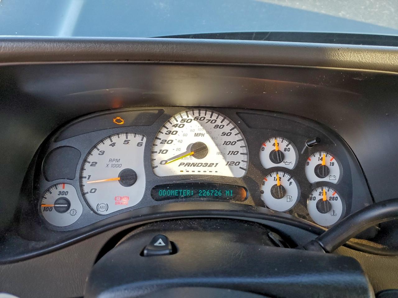 Chevrolet Silverado C1500 Classic Crew Cab Image 4