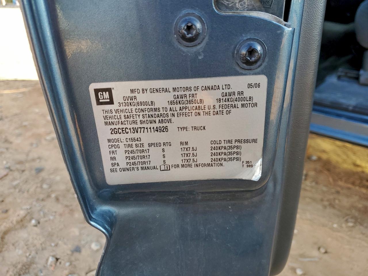 Chevrolet Silverado C1500 Classic Crew Cab Image 12