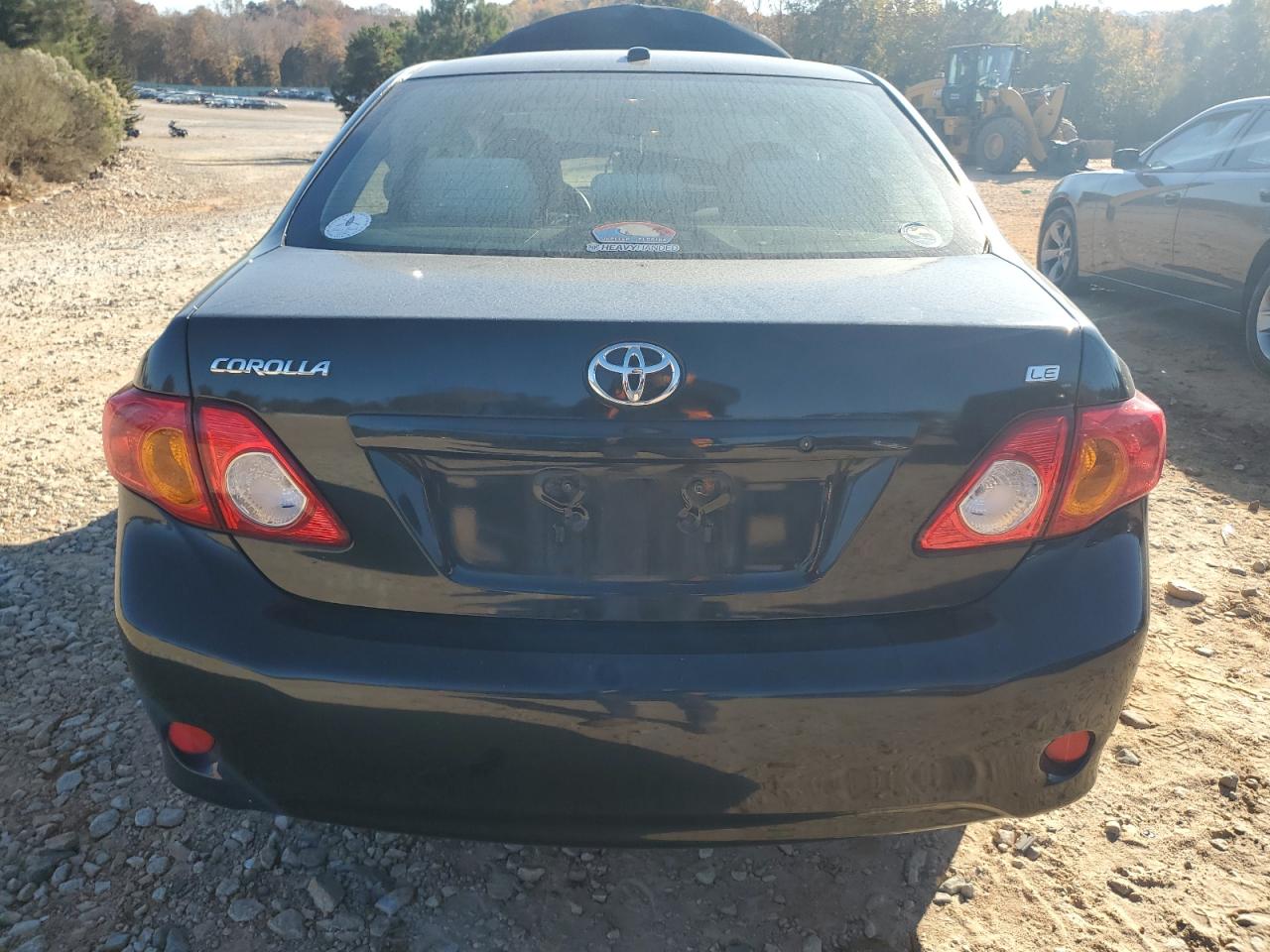 Toyota Corolla Base Image 9