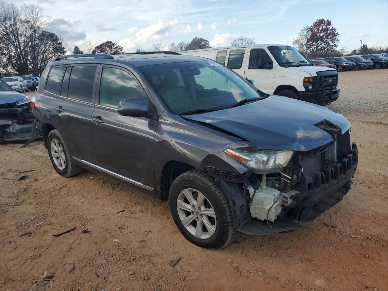 Toyota Highlander Base Image 3