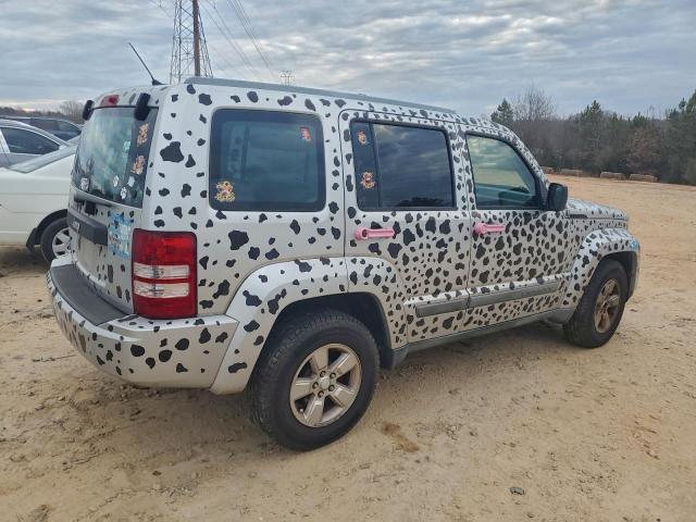 Jeep Liberty Sport Image 2