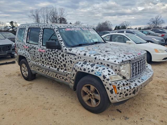 Jeep Liberty Sport Image 9