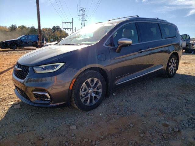  Salvage Chrysler Pacifica