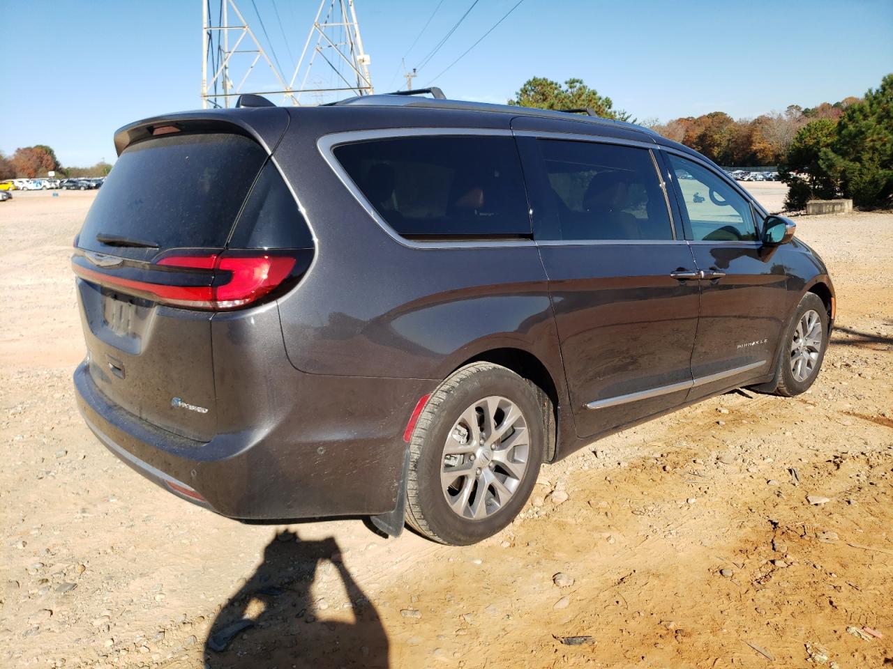 Chrysler Pacifica Hybrid Pinnacle Image 5