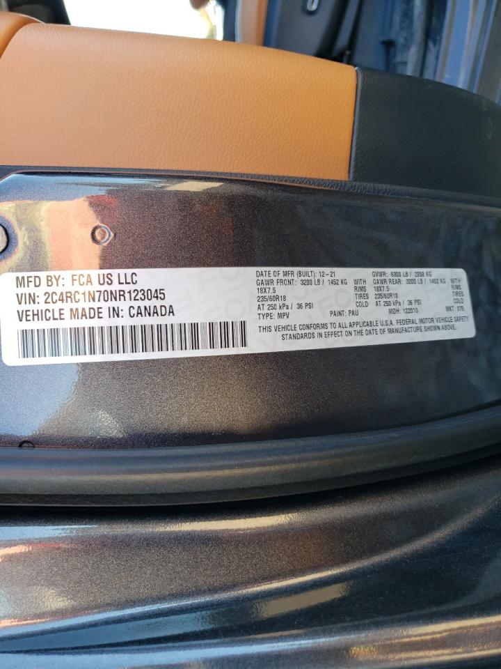 Chrysler Pacifica Hybrid Pinnacle Image 9