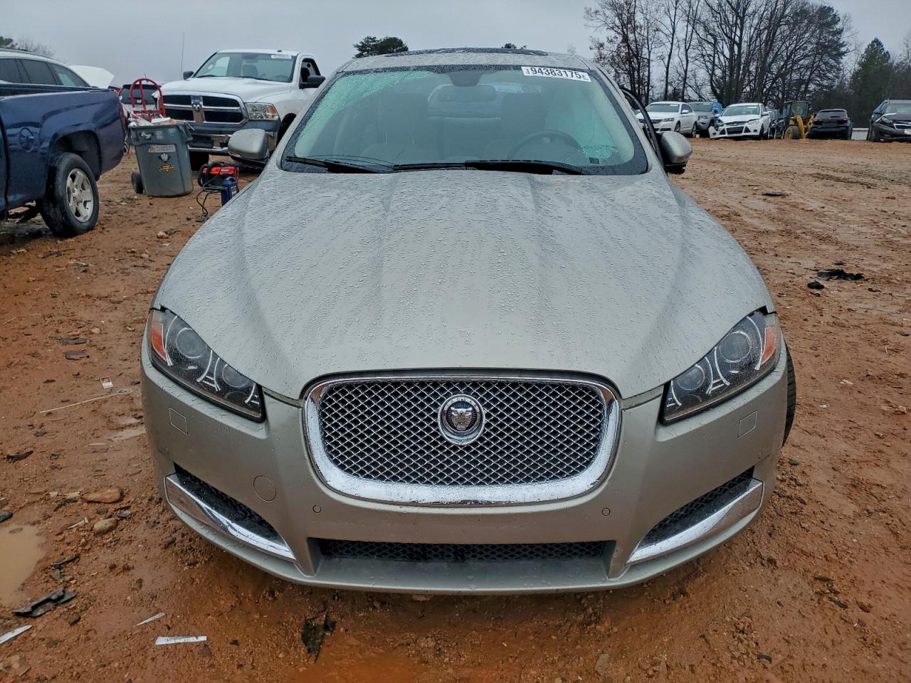 Jaguar XF Image 8