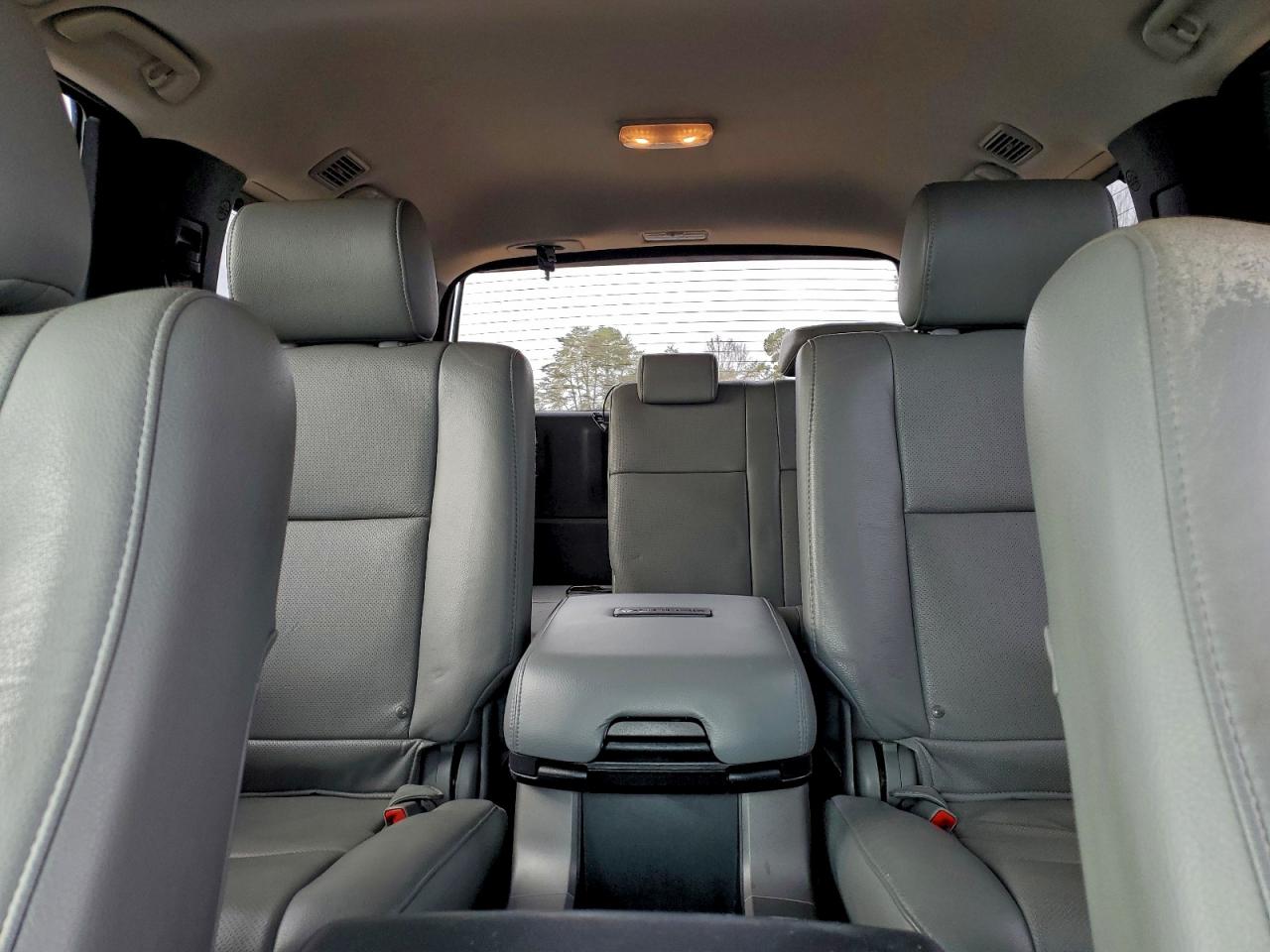 Toyota Sequoia Platinum Image 8