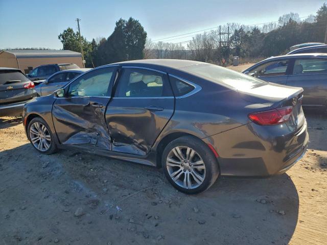 Chrysler 200 Limited Image 12