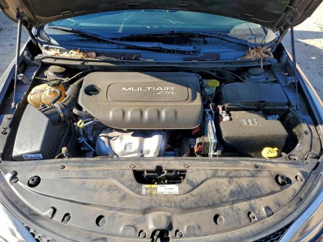 Chrysler 200 Limited Image 8