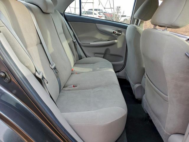 Toyota Corolla Base Image 11