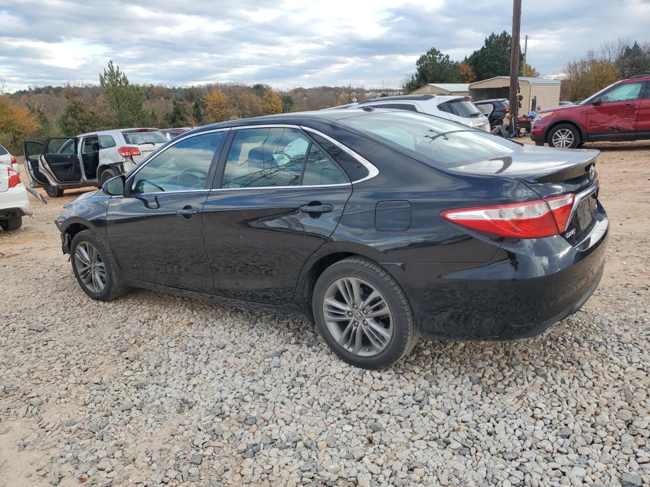Toyota Camry Le Image 2