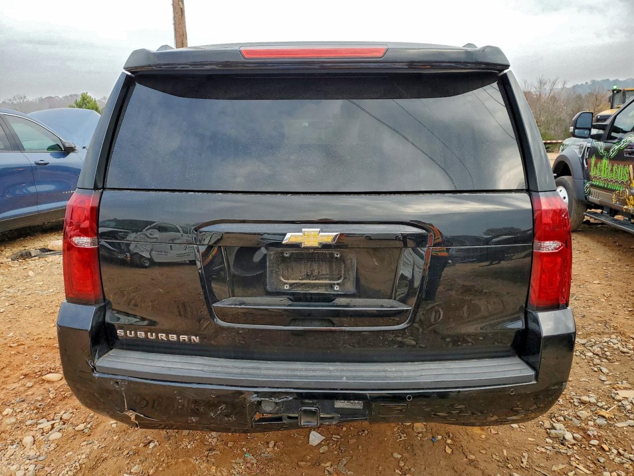 Chevrolet Suburban C1500 Ls Image 5