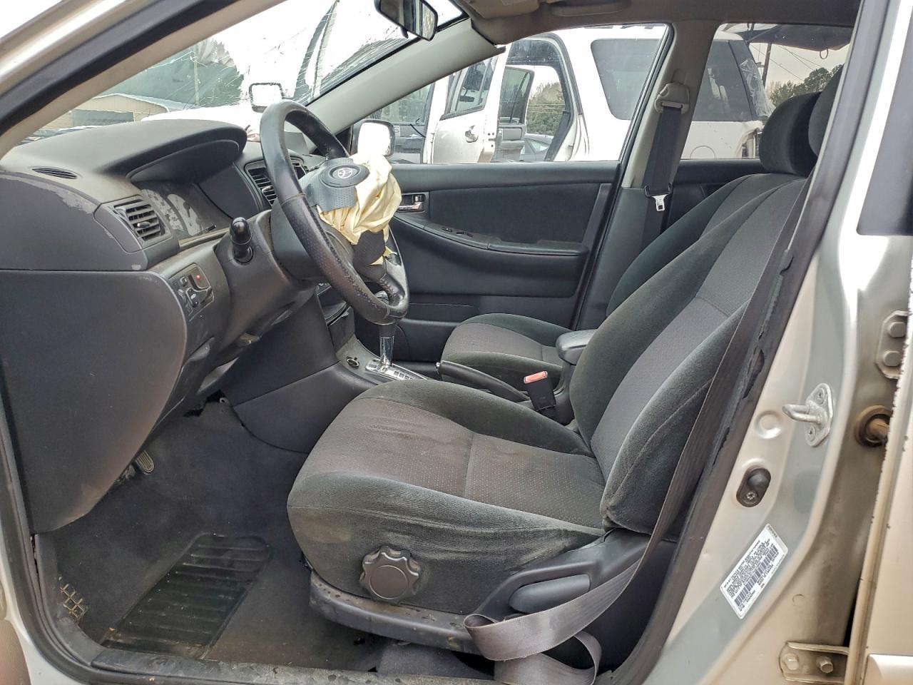 Toyota Corolla Ce Image 6