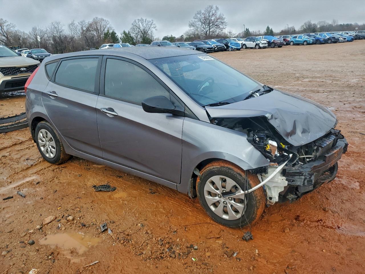 Hyundai ACCENT Gs Image 9