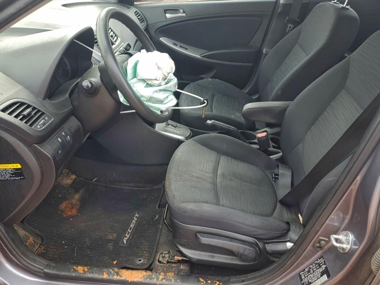 Hyundai ACCENT Gs Image 13