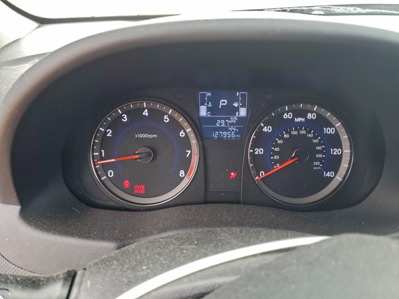 Hyundai ACCENT Gs Image 2