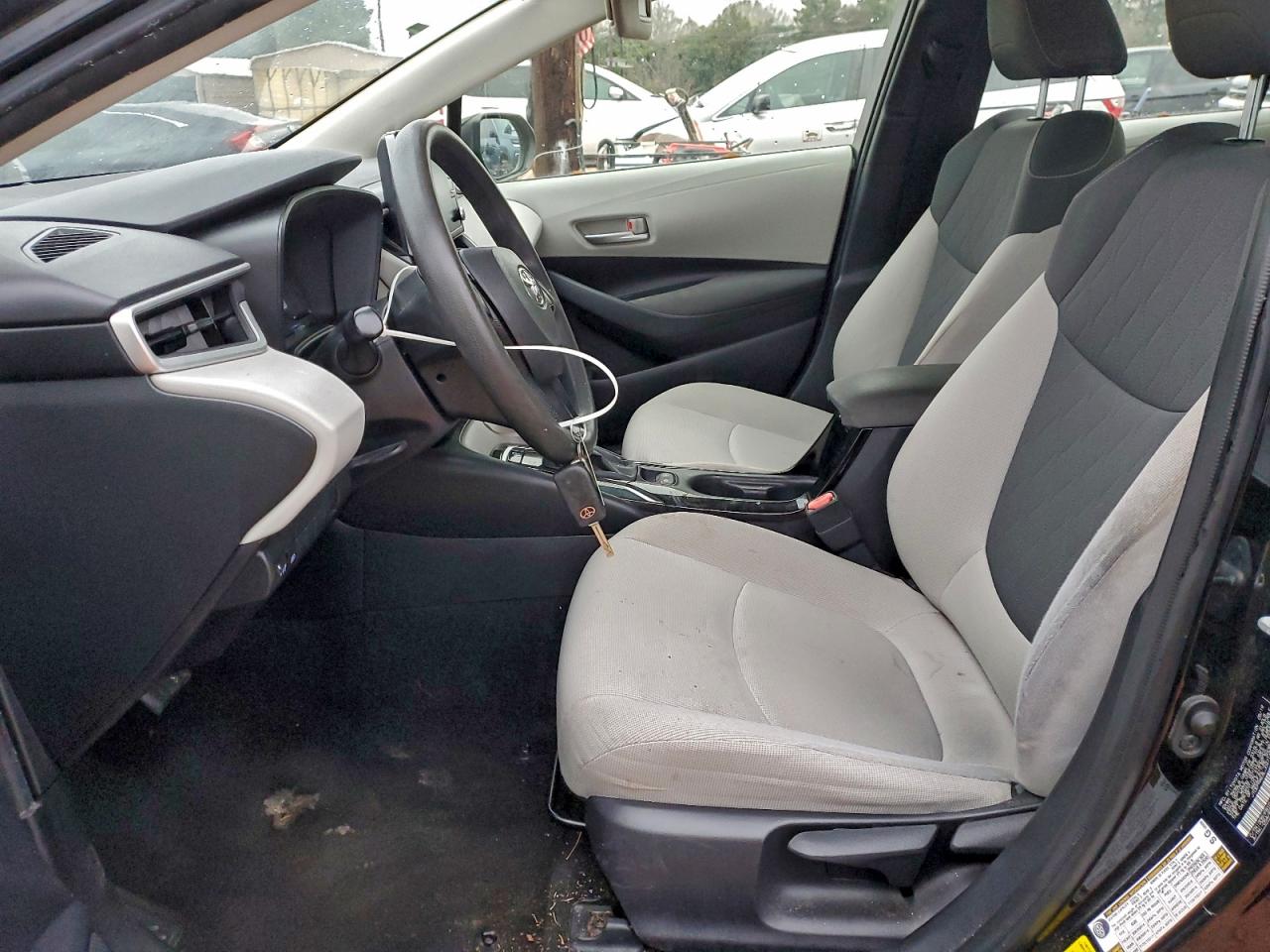 Toyota Corolla Le Image 8