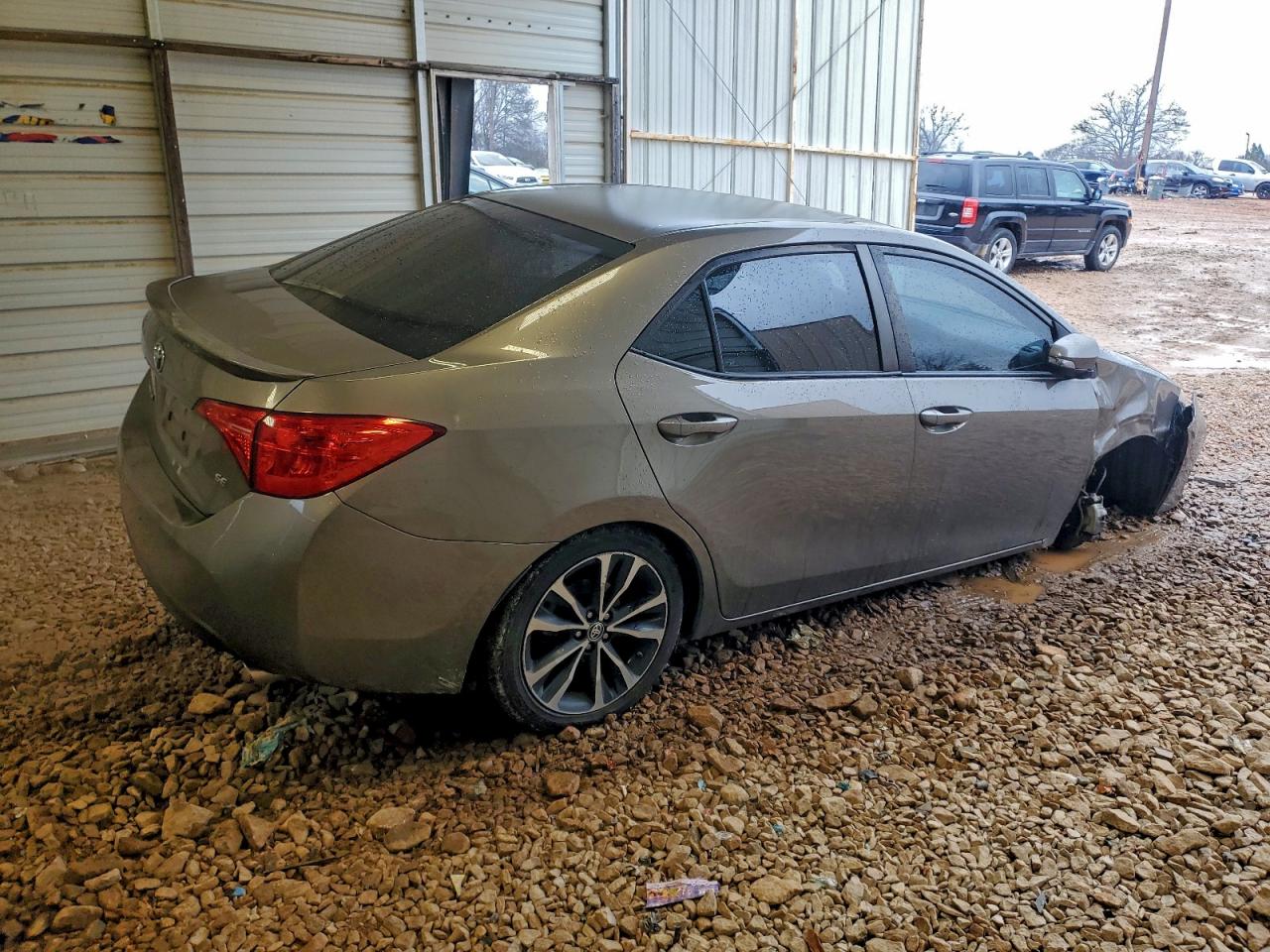 Toyota Corolla L Image 9