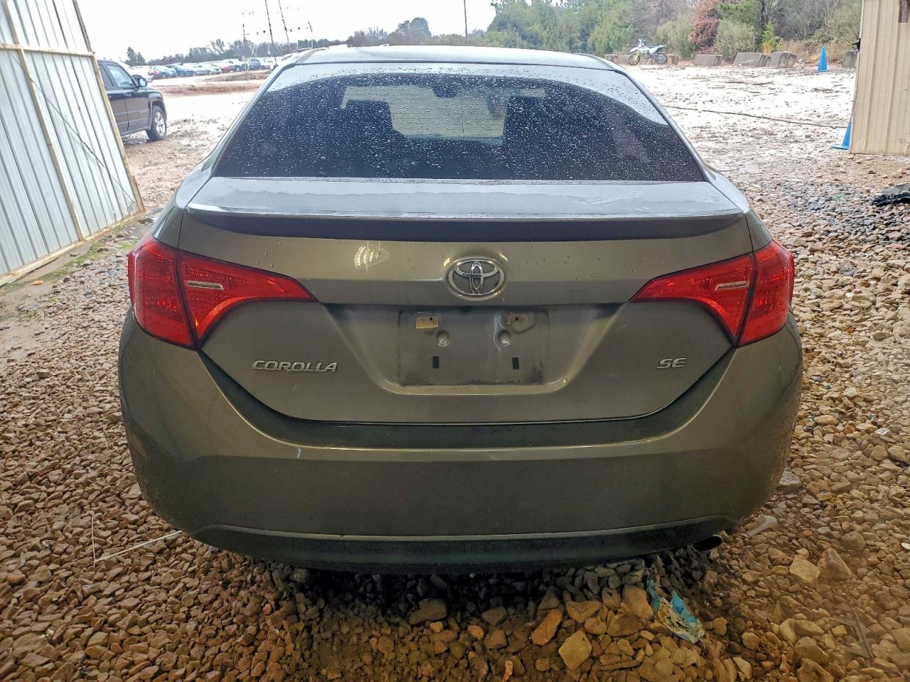 Toyota Corolla L Image 11