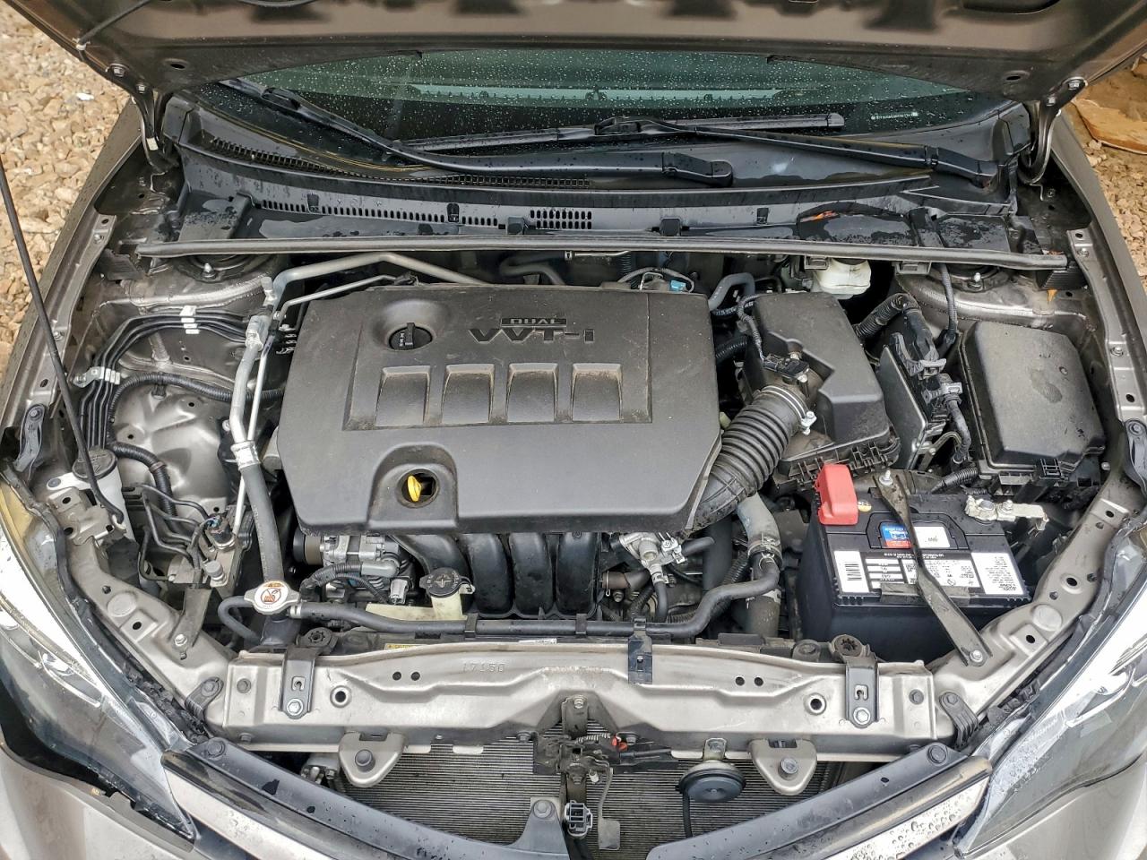 Toyota Corolla L Image 2