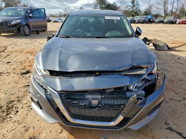 Nissan Altima S Image 7