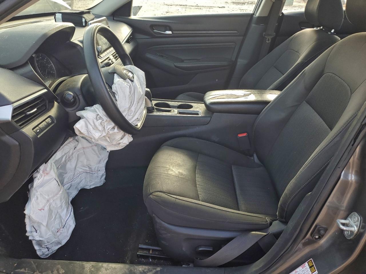 Nissan Altima S Image 12