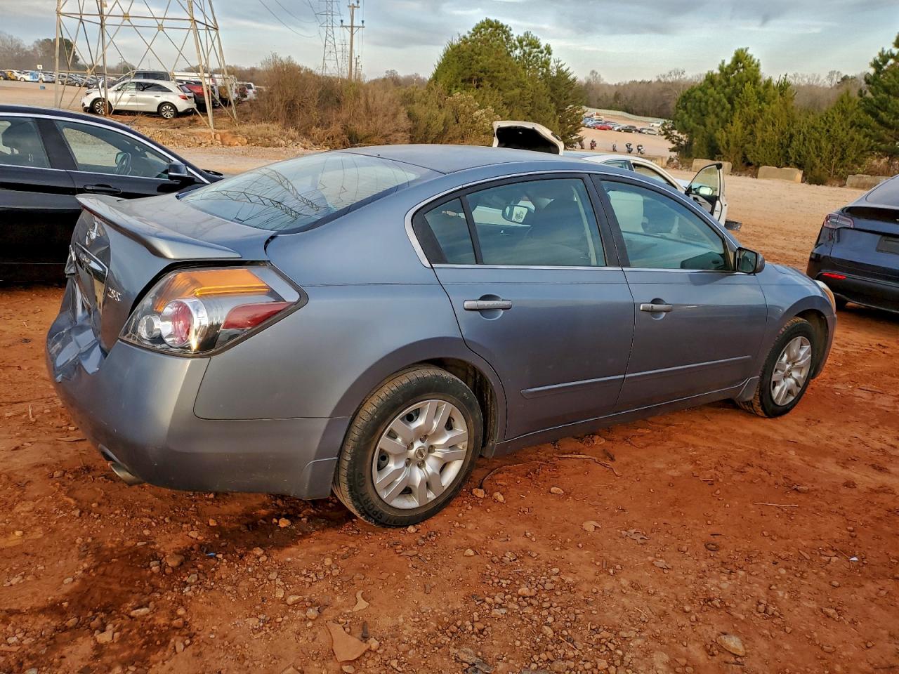 Nissan Altima Base Image 4