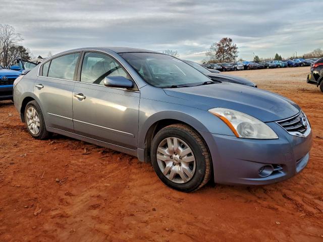 Nissan Altima Base Image 2