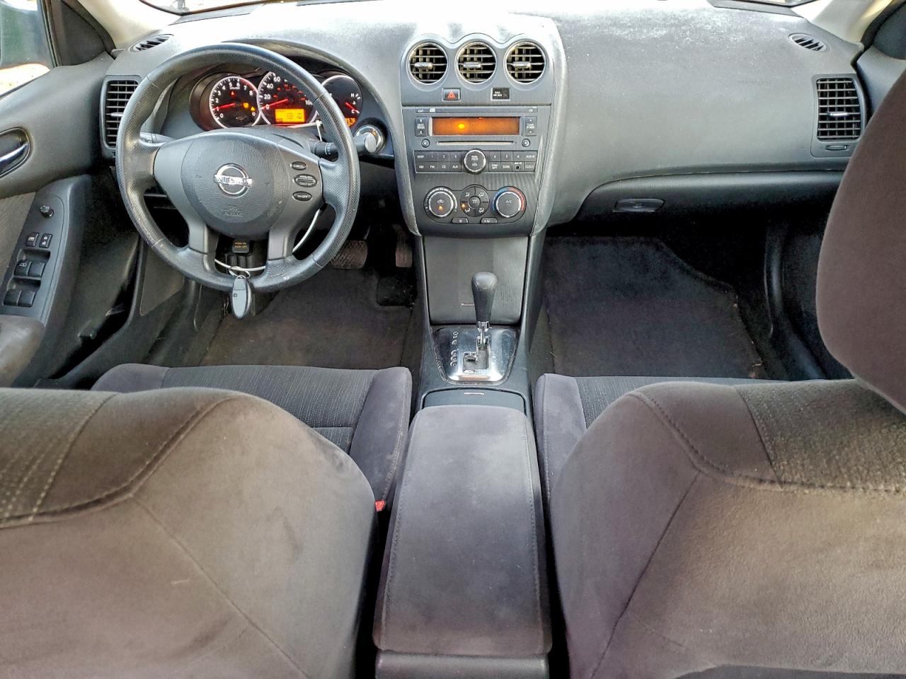 Nissan Altima Base Image 11