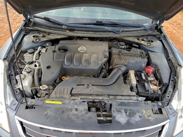 Nissan Altima Base Image 10