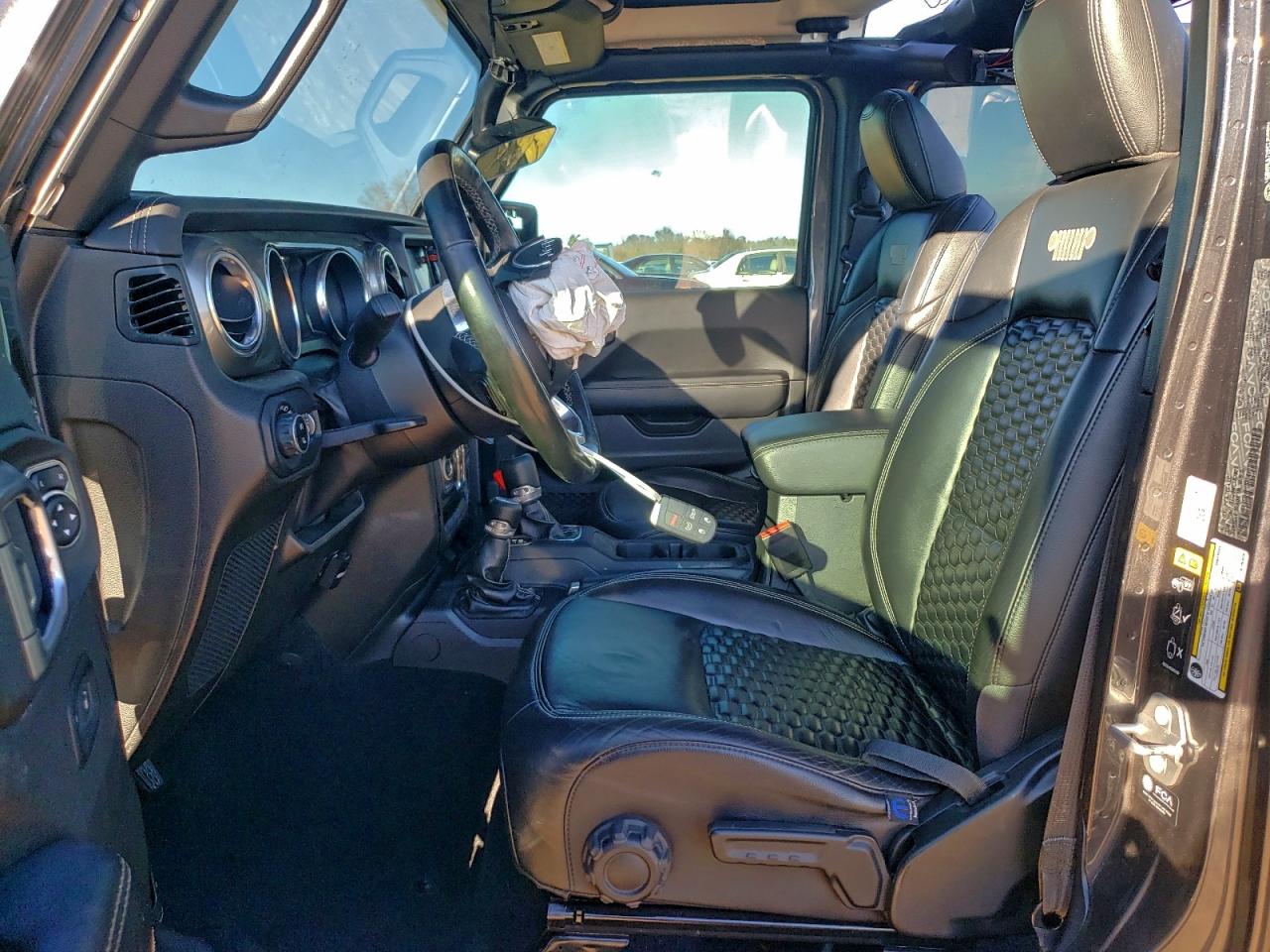 Jeep Gladiator Overland Image 13