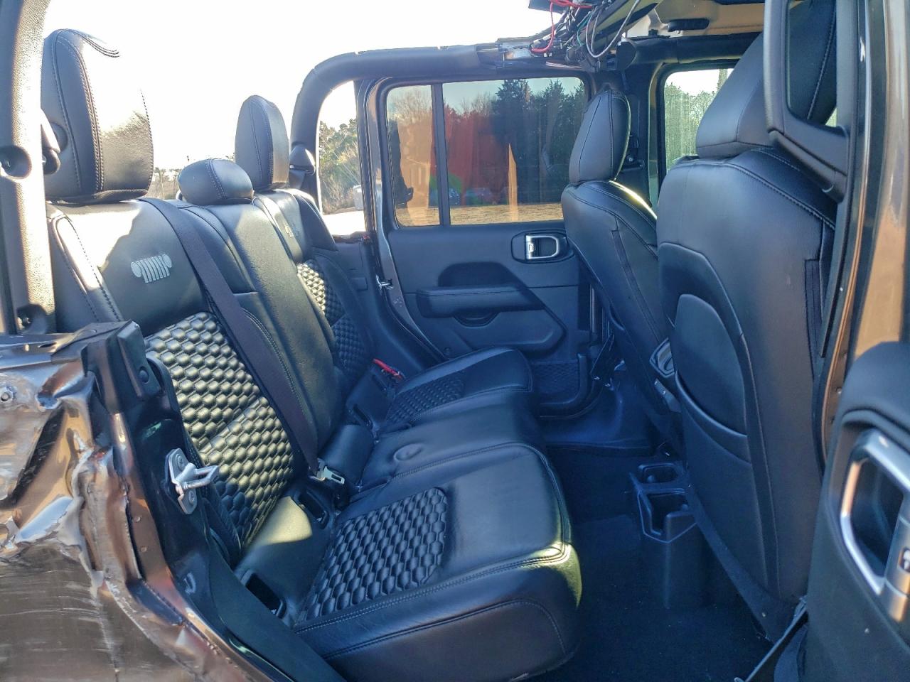 Jeep Gladiator Overland Image 6