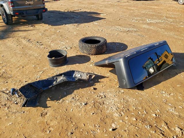 Jeep Gladiator Overland Image 2