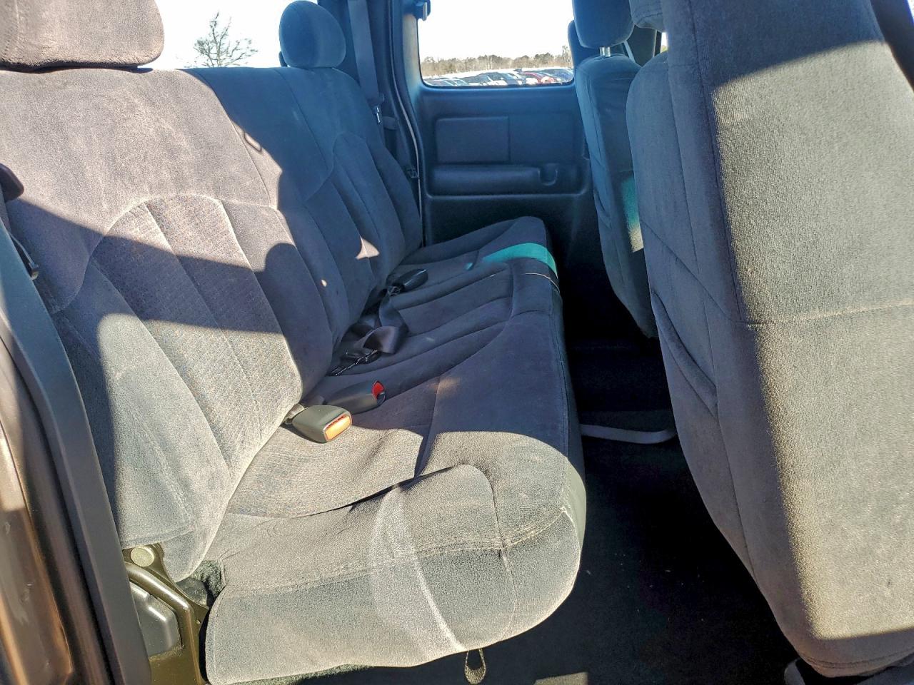 Chevrolet Silverado K1500 Image 11