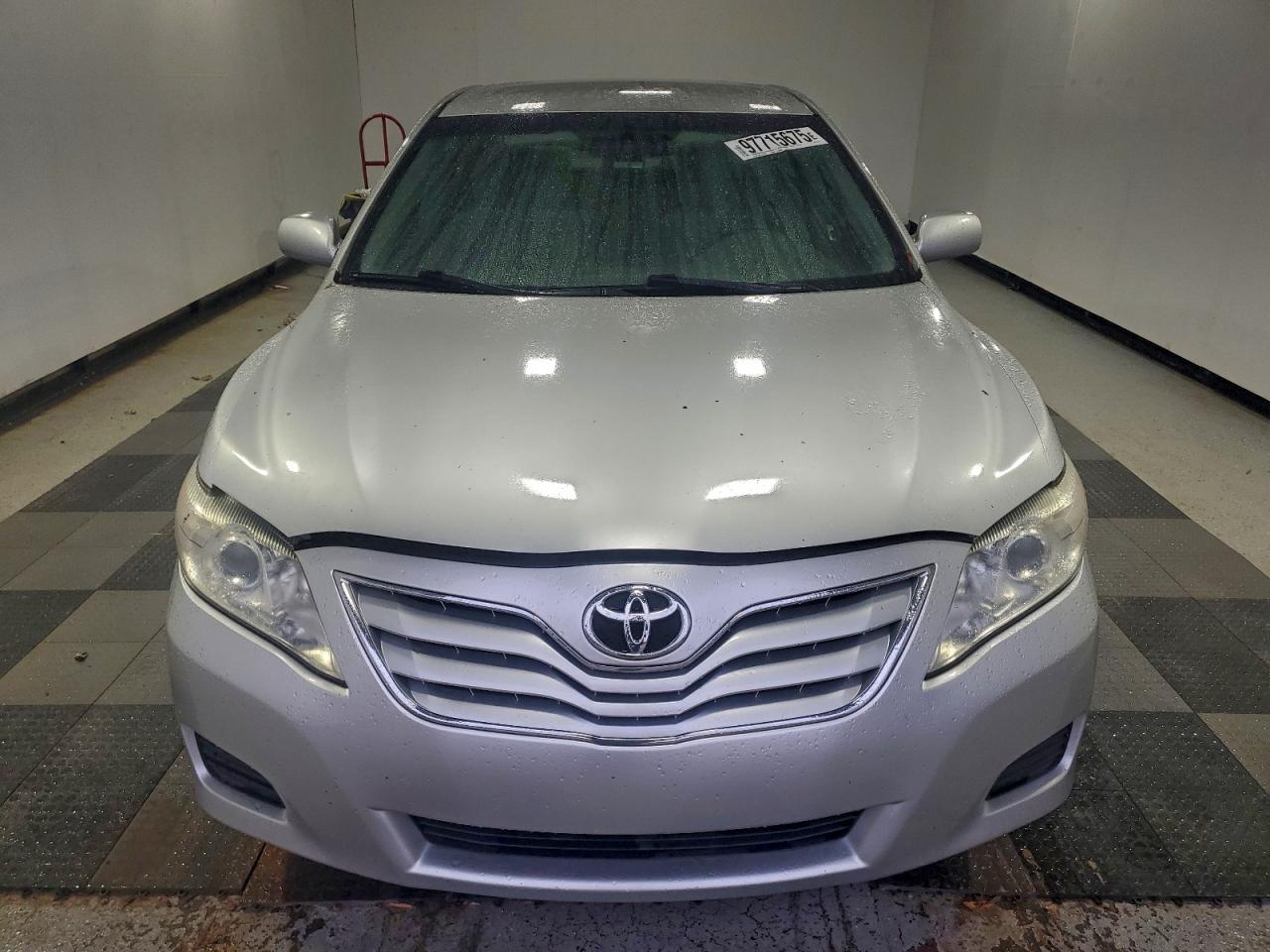Toyota Camry Base Image 4
