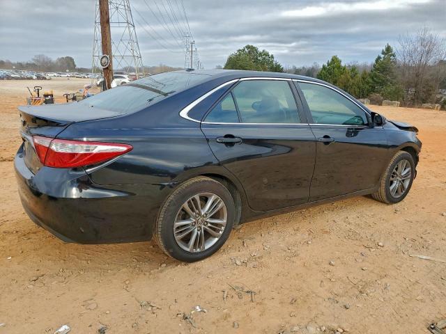 Toyota Camry Le Image 9