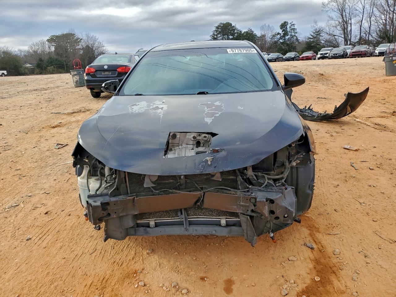 Toyota Camry Le Image 12