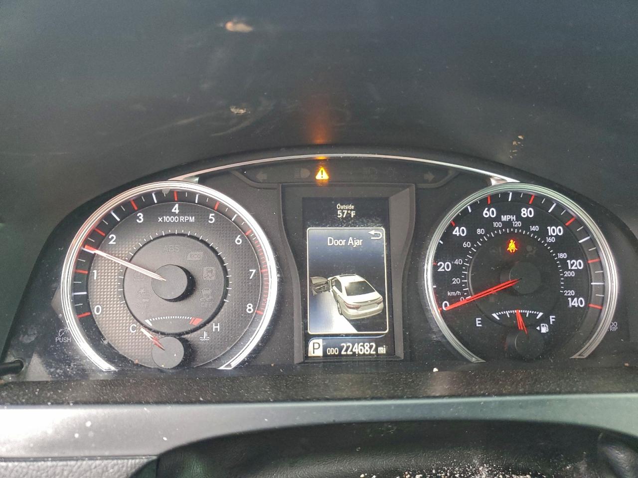 Toyota Camry Le Image 10