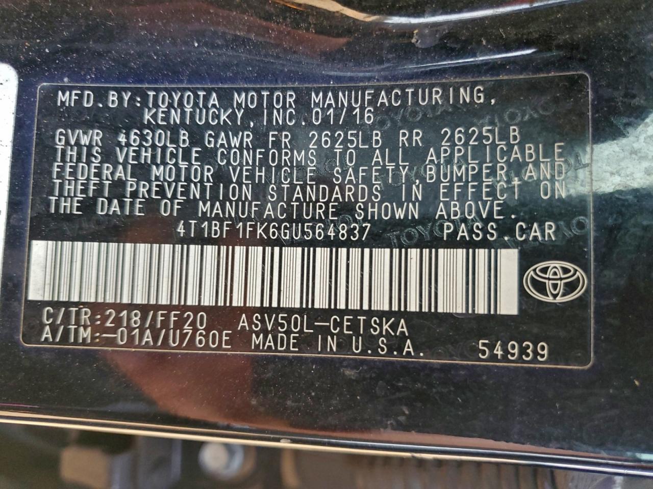 Toyota Camry Le Image 8