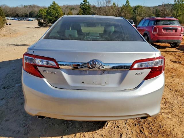 Toyota Camry Se Image 4