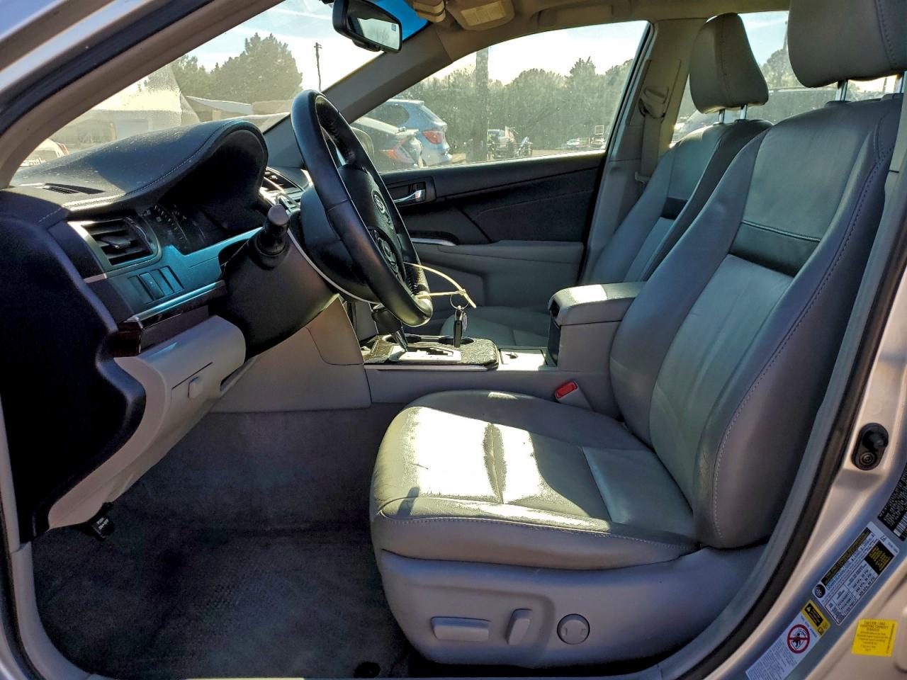 Toyota Camry Se Image 2