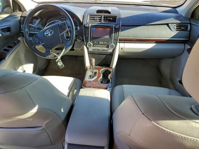 Toyota Camry Se Image 11