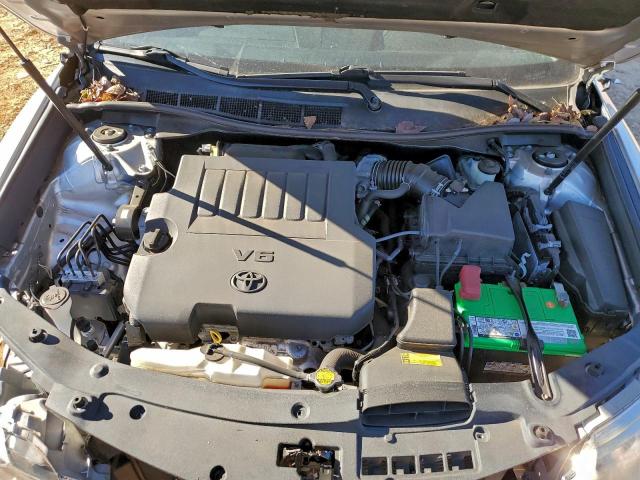 Toyota Camry Se Image 8