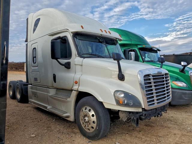  Salvage Freightliner Cascadia 1