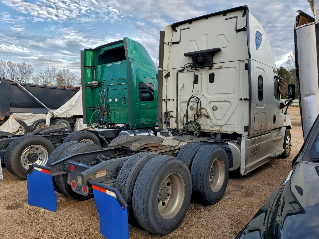Freightliner Cascadia 1 Image 8