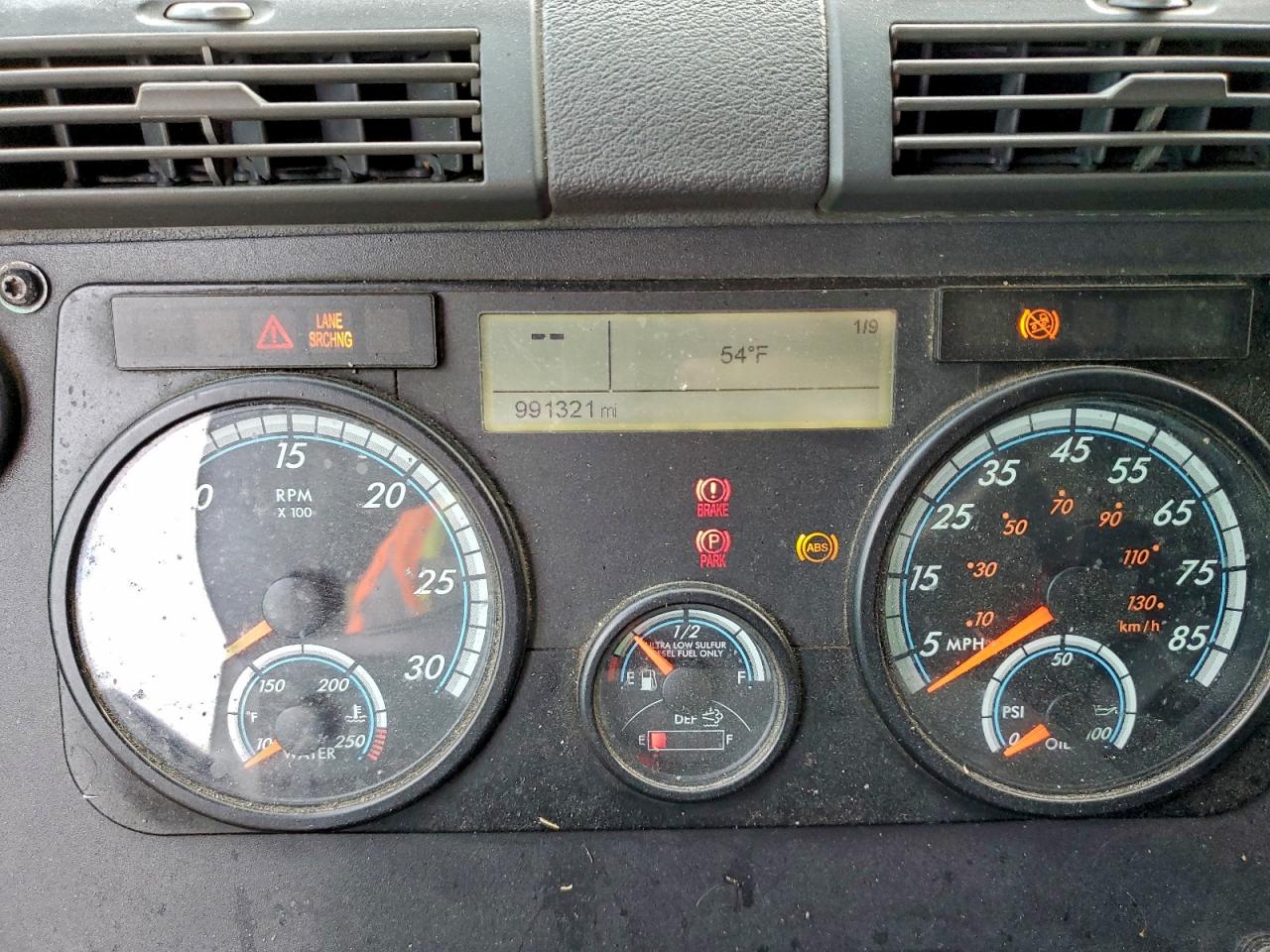 Freightliner Cascadia 1 Image 4