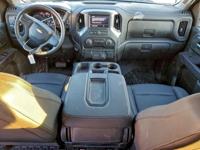 Chevrolet Silverado C2500 Heavy Duty Image 10