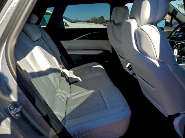 Cadillac Lyriq Luxu Luxury Image 3