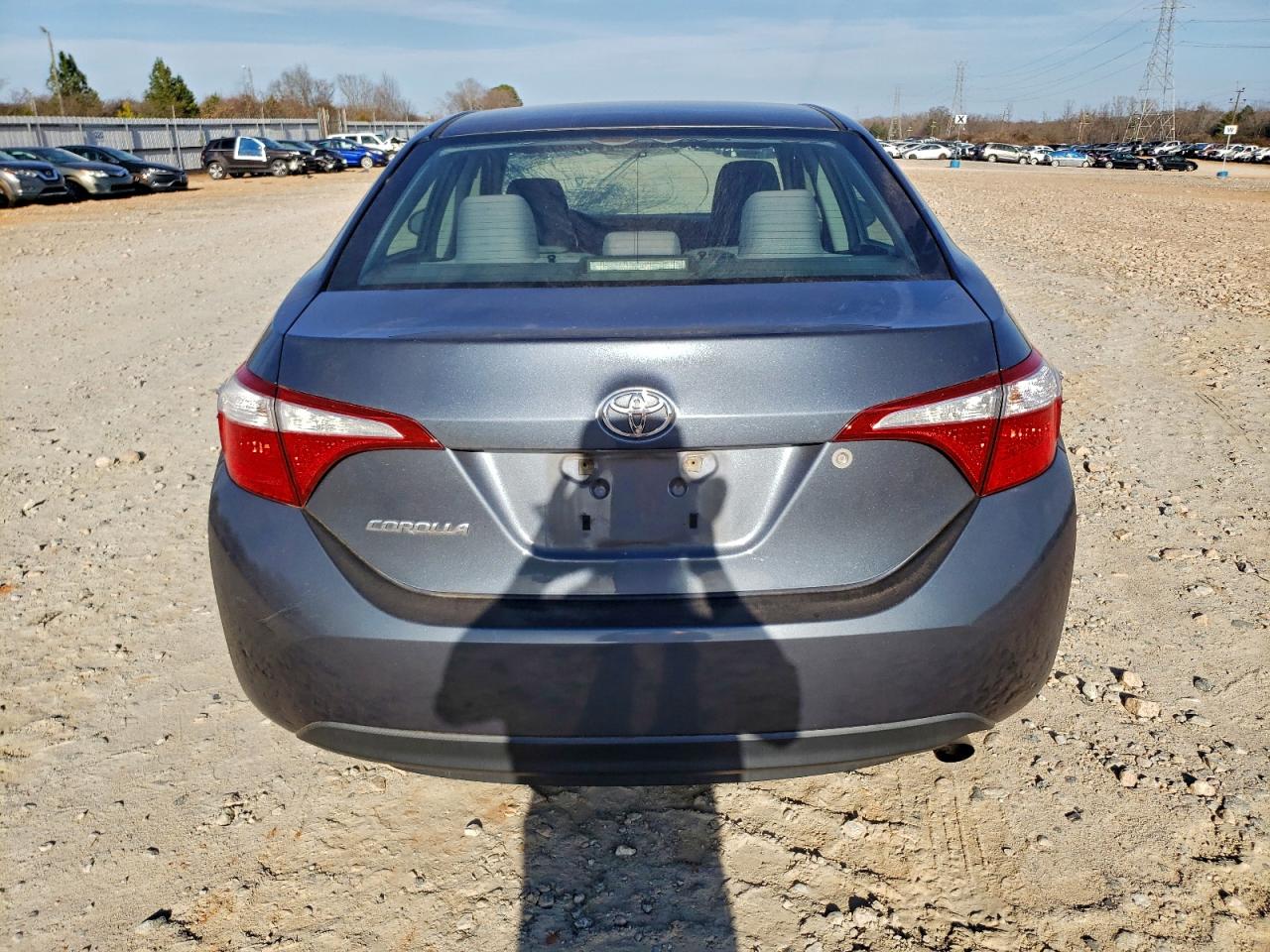 Toyota Corolla L Image 3