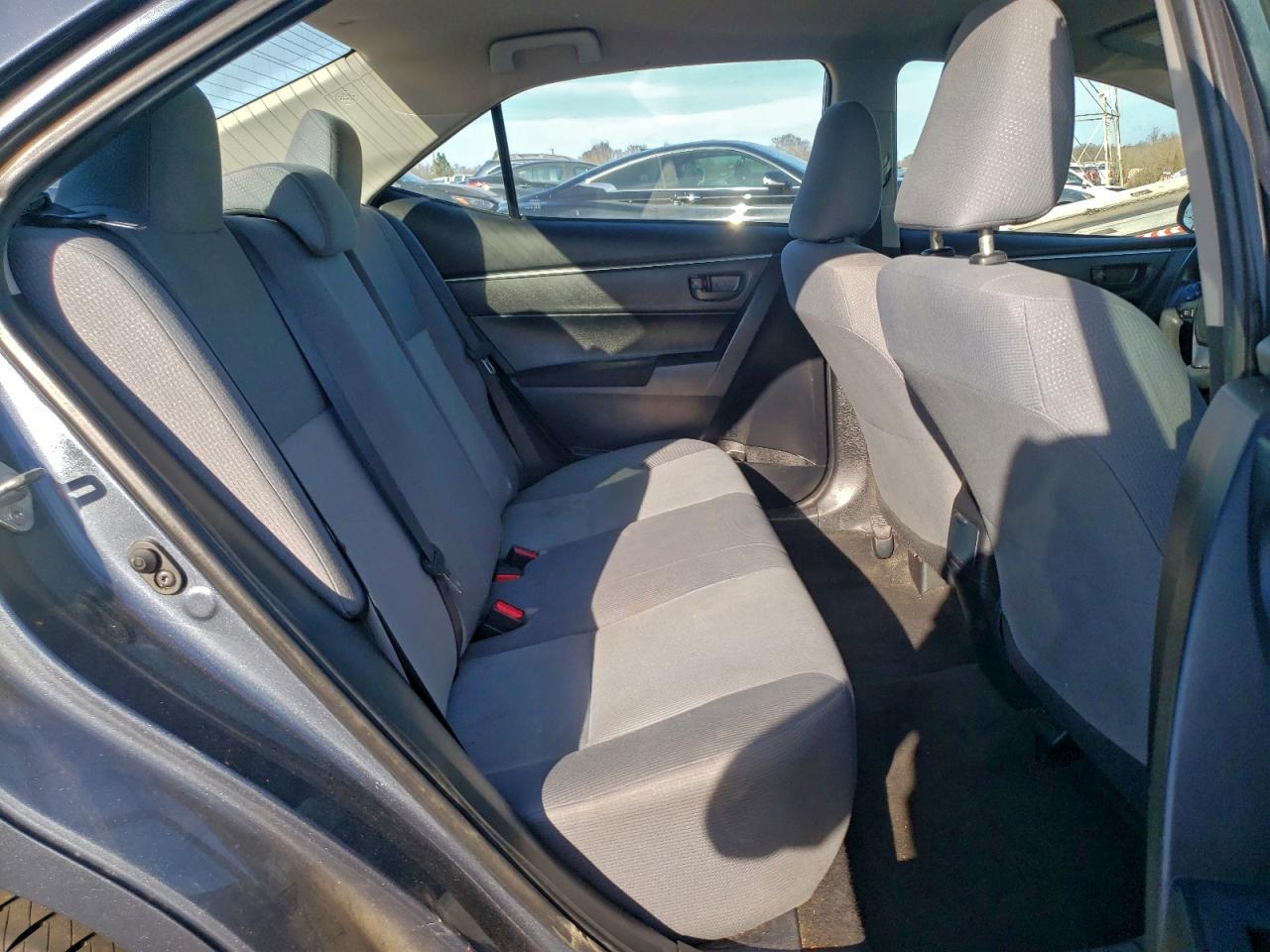 Toyota Corolla L Image 12